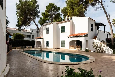 Wohnung in Fona in der Nähe des Sandstrandes