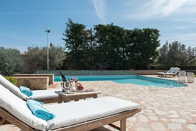 Luxuriöse Villa mit Pool auf der Insel...