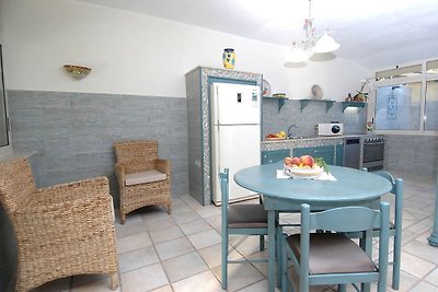 Charmante Villa in Trappeto in Strandnähe