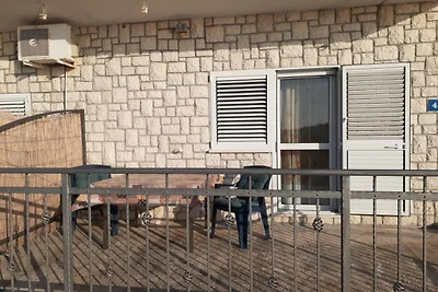One-Bedroom Apartment With Sea View Ap 2