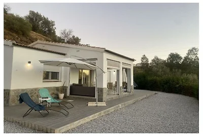 Bungalow en Sayalonga con barbacoa