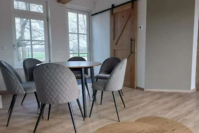 Komfortables Haus mit Garten und Hot Tub