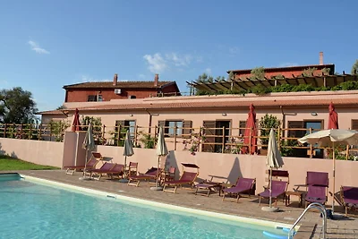 Bauernhaus in Montalto di Castro mit Terrasse