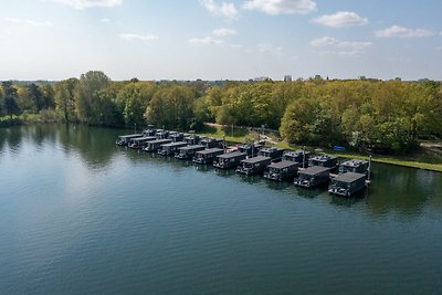 Luxe woonboot met dakterras