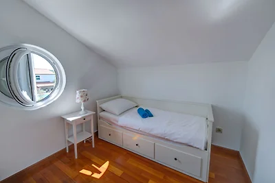 Wohnung in Murter mit Meeresstrand