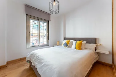 Stadtwohnung für 4 mit Parkplatz, Malaga