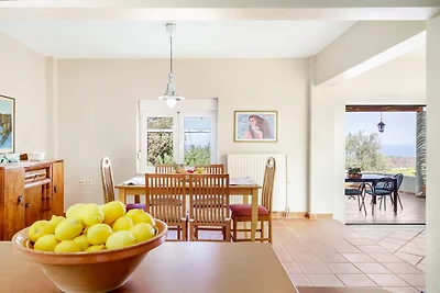 Charming spacious house, 5min from Rethymno!