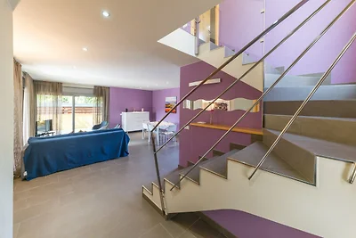 Haus mit großem Garten und privatem Pool