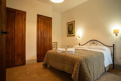 Wohnung in den Hügeln mit Pool