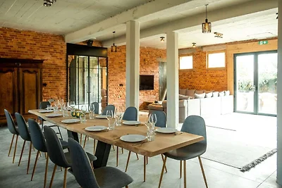 Gemütliches Ferienhaus in Moorslede mit Pool