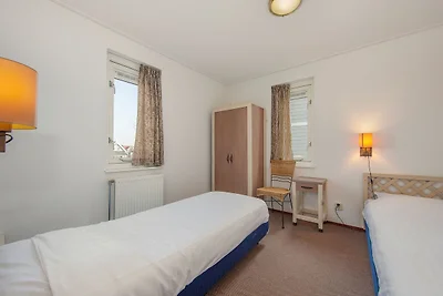 Villa mit Whirlpool und Kamin nahe am...