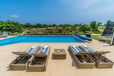 Villa completamente attrezzata a Filipana