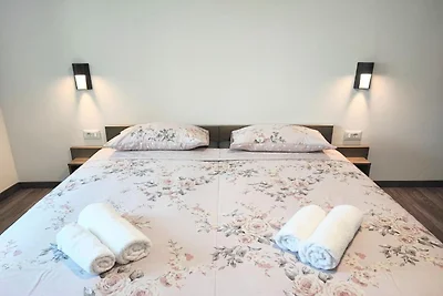 Villa Galant with Pool & Sauna Maružini