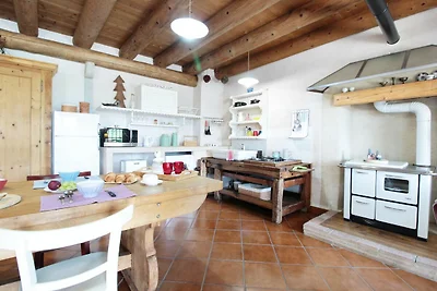 Schönes Ferienhaus in Pedavena mit Garten