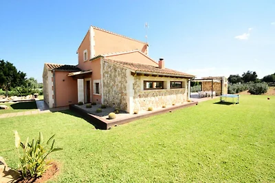 Villa in Muro met zwembad en jacuzzi