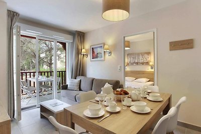 Studio in Cavalaire-sur-Mer with a shared...