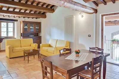 Appartamento in agriturismo con piscina e tan...