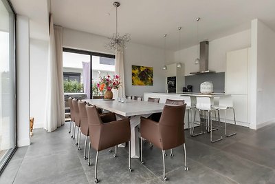 Gloednieuwe luxe villa