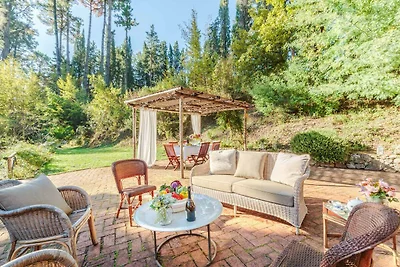 Villa tra i boschi a Camaiore