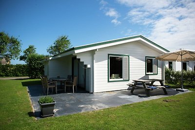 Holzbungalow mit Geschirrspüler, 1,5 km vom S...