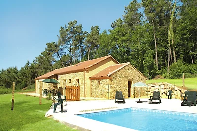 Pittoresca casa vacanze con piscina