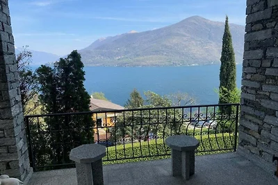 Villa in Cannobio mit Schwimmbecken