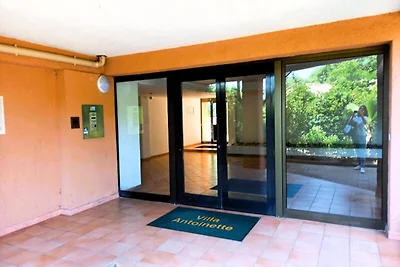 Wohnung in Grimaud mit Blick auf den Pool