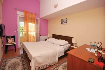Chic and Stylish Kastel Novi Apartment with P...