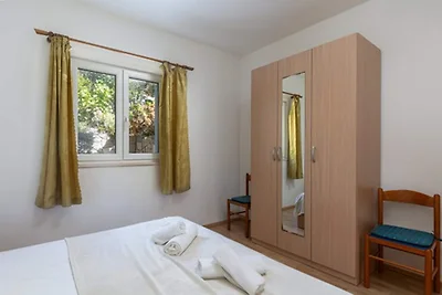 House Rašica - One Bedroom Apartment with Ter...