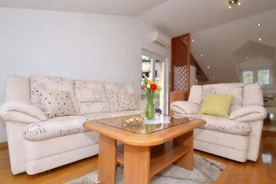 Bright Kaštela Apartment with Balcony and Pri...