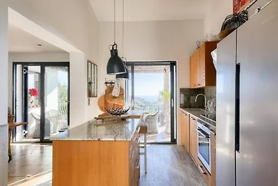 Villa mit Pool und Meerblick an der Côte...