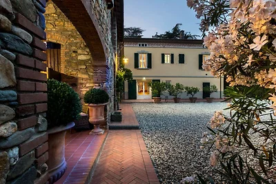 Tuscan Countryside Villa with Pool