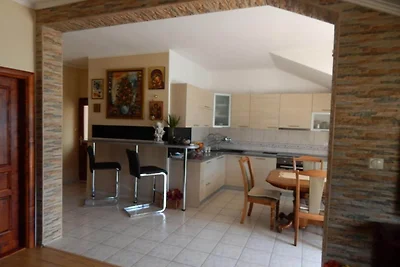 Deluxe One Bedroom Apartment C