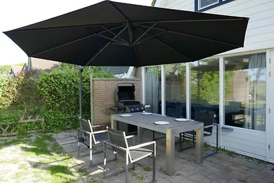 Moderner komfortabler Bungalow in Strandnähe