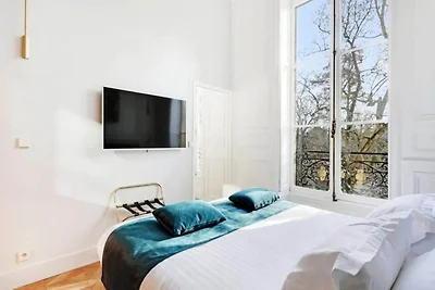 Maison Labruyère – Royal Garden Suite