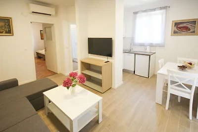 Apartment Goge - One-Bedroom Apartment with...
