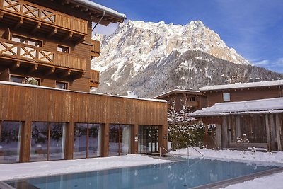 Einladendes Chalet mit Pool in Tirol