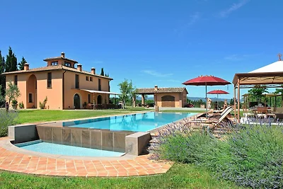 Piacevole villa a Peccioli con piscina...