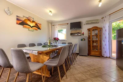 Ferienhaus in Peroj mit privatem Pool