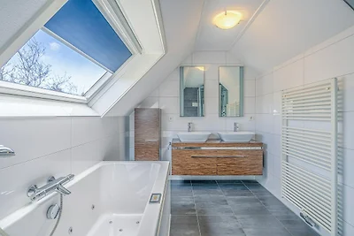 Charmante Villa mit Dampfkabine und Whirlpool