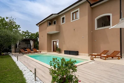 Herrliche Villa in Vižinada mit Whirlpool