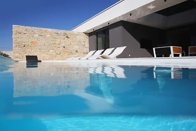 Villa in Kraj, Tkon mit Schwimmbecken