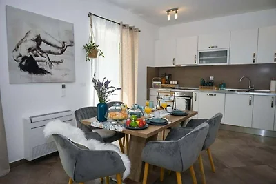 Villa Anita - Five Bedroom Villa with Swimmin...