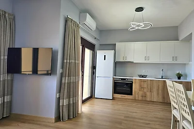 Accogliente apt con balcone privato, Saranda