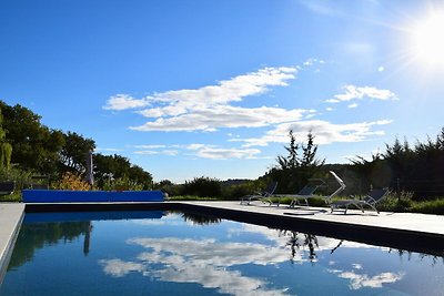 Wohnung in einem Bauernhaus mit Swimmingpool