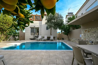 Villa am Hang in der Nähe des Strandes...