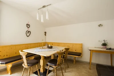 Schöne Wohnung in Hainzenberg neben Wald