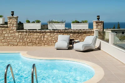 Luxuriöses Ferienhaus in Nea Magnisia