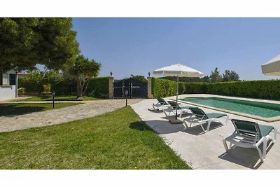 Spaziosa casa vacanze con piscina privata