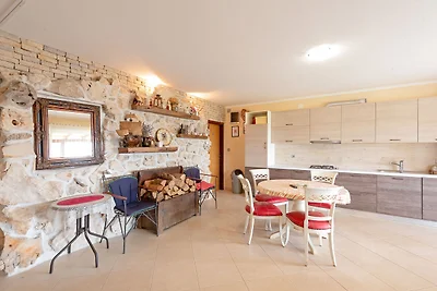 Moderna casa vacanze a Mandre con barbecue